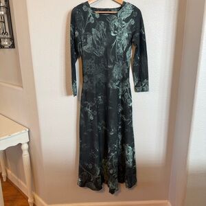 Women’s Floral Print Long Sleeve Maxi Dress in Dark Green